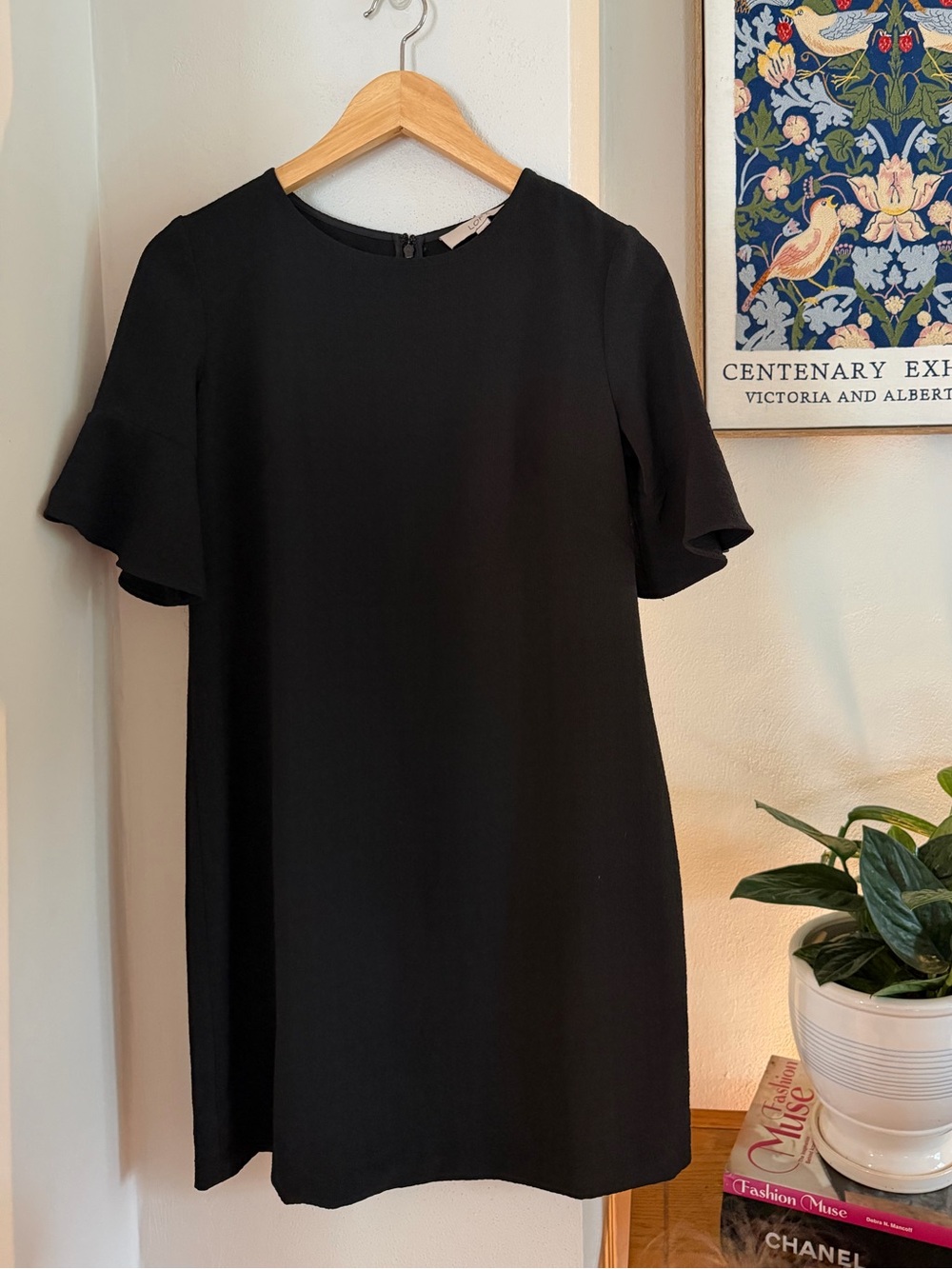 NWT LOFT Petite Black Flutter Sleeve Shift Dress Size 2P
